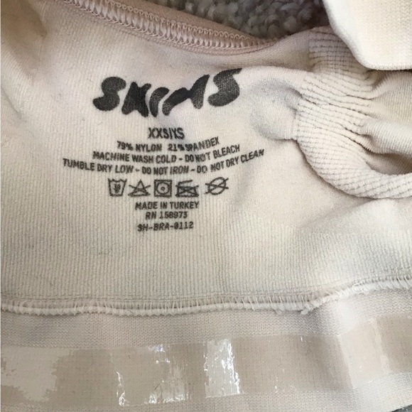 SKIMS Tan Bra - Picture 10 of 10